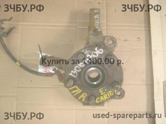 Toyota Carina.E (T190) Кулак поворотный передний правый (со ступицей)
