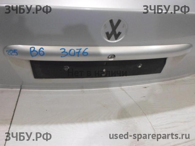Volkswagen Passat B5 Накладка на крышку багажника