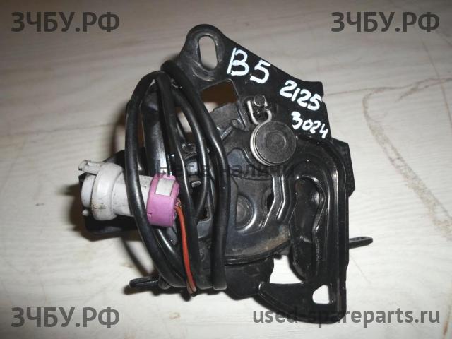 Volkswagen Passat B5 Замок капота