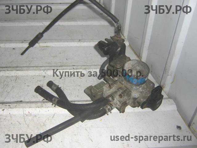 Toyota Carina.E (T190) Заслонка дроссельная механическая