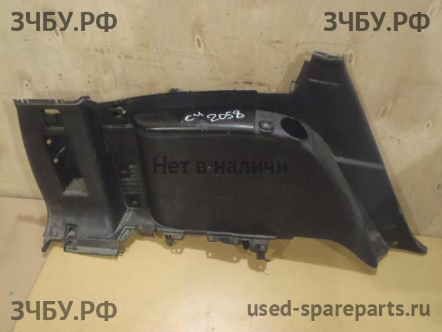 Citroen C4 Grand Picasso (1) Обшивка багажника боковая левая