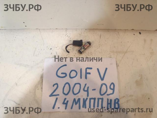 Volkswagen Golf 5 Форсунка инжекторная электрическая