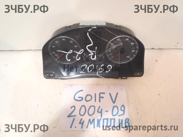 Volkswagen Golf 5 Панель приборов