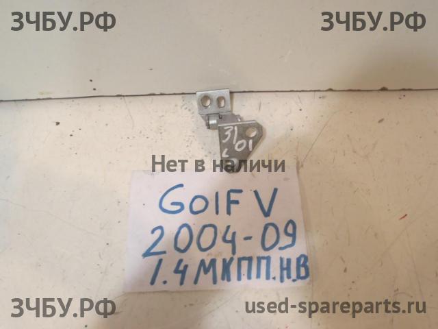 Volkswagen Golf 5 Петля двери передней левой