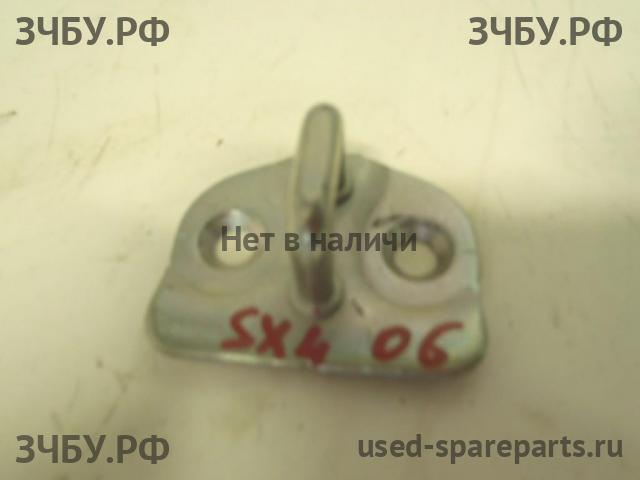 Suzuki SX4 (1) Ответная часть замка двери