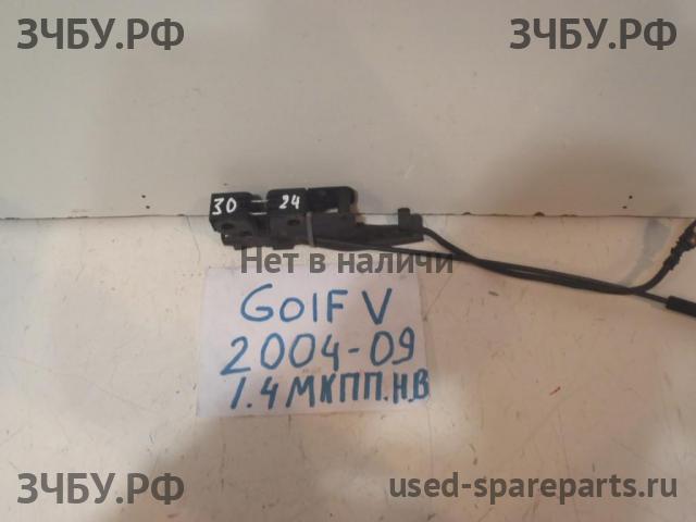Volkswagen Golf 5 Замок капота
