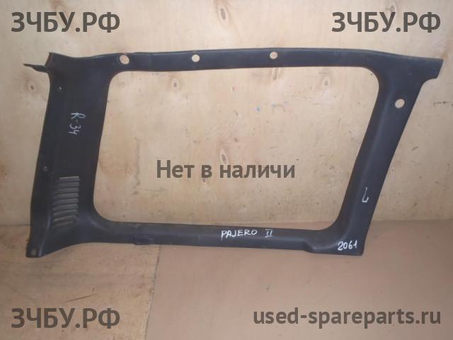 Mitsubishi Pajero/Montero 2 Накладка стойки задней левой
