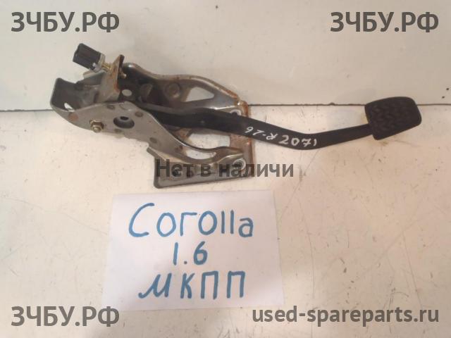 Toyota Corolla (E12) Педаль сцепления