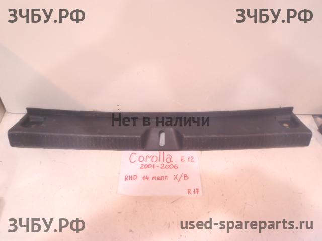 Toyota Corolla (E12) Накладка задней панели