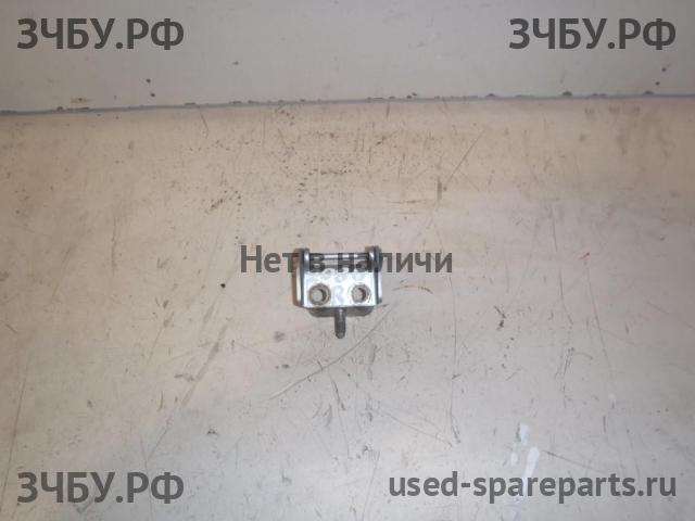 Citroen C4 (1) Петля двери багажника