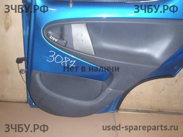 Peugeot 107 Обшивка двери задней правой