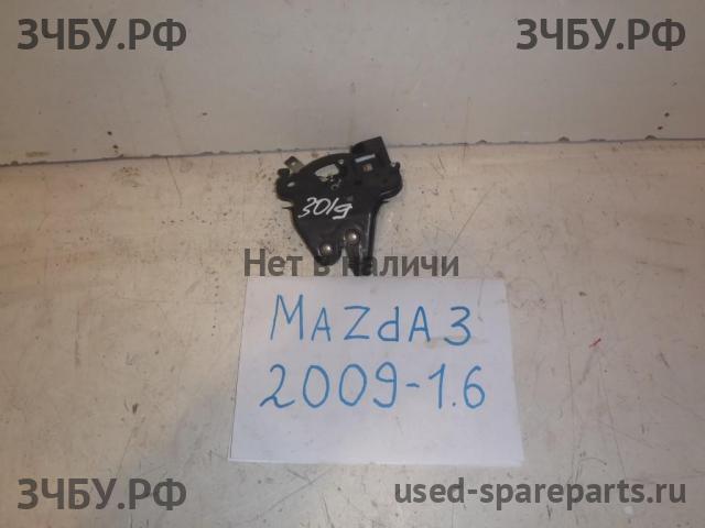 Mazda 3 [BL] Замок багажника