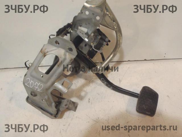 Saab 9-3 (2) Педаль тормоза