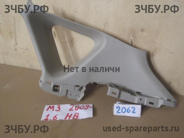 Mazda 3 [BL] Накладка стойки задней правой