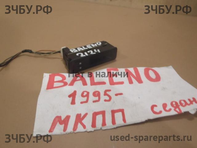 Suzuki Baleno 1 Часы