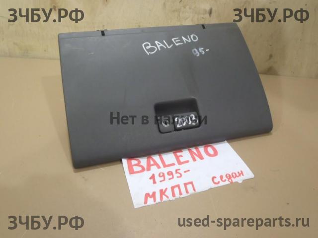Suzuki Baleno 1 Бардачок