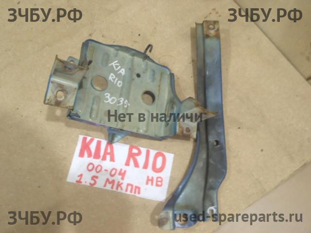 KIA Rio 1 Крепление АКБ (подставка/площадка)
