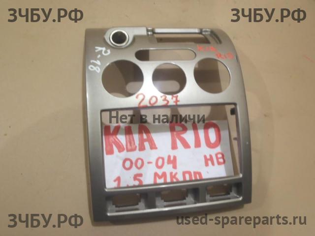 KIA Rio 1 Накладка декоративная на торпедо