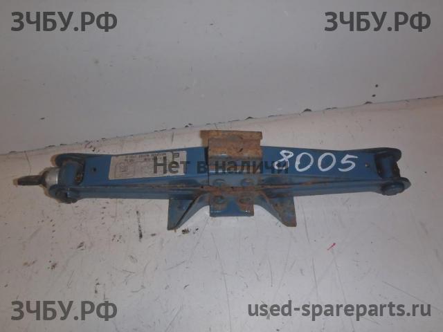 Mitsubishi Space Runner 1 Домкрат