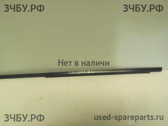Mitsubishi Carisma (DA) Накладка стекла