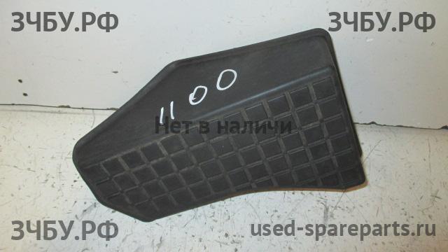 Toyota Corolla (E12) Заглушка