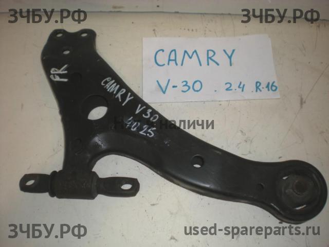 Toyota Camry 5 (V30) Рычаг передний правый