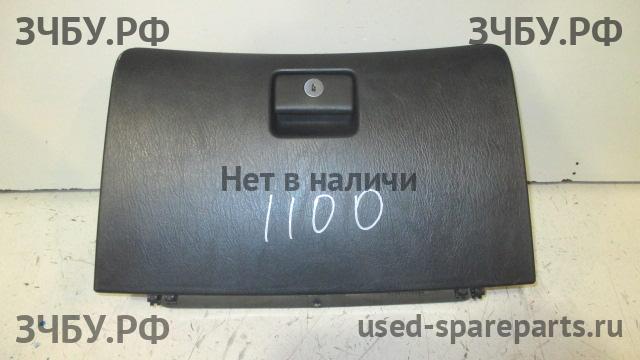 Toyota Corolla (E12) Бардачок
