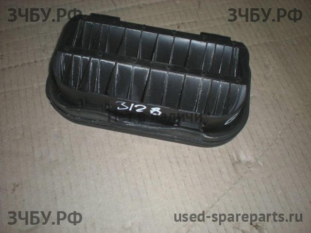 Ford Galaxy 1 Решетка радиатора