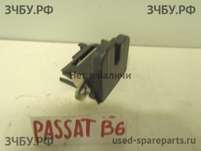 Volkswagen Passat B6 Замок капота