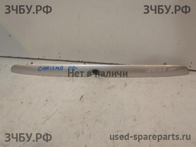 Mitsubishi Carisma (DA) Накладка на дверь багажника