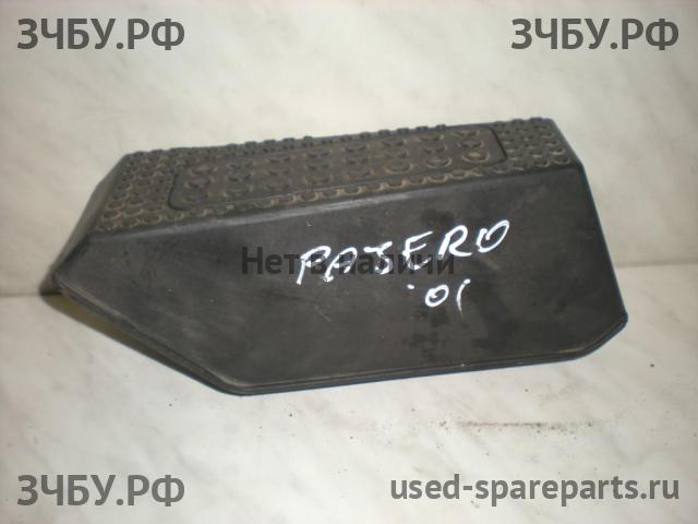 Mitsubishi Pajero/Montero 3 Накладка