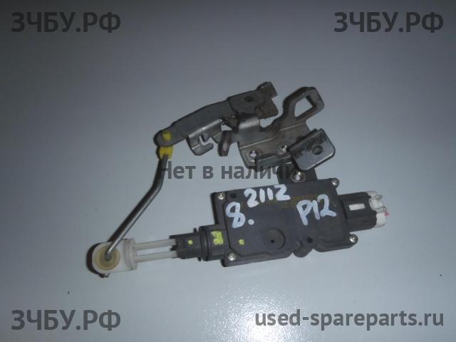 Nissan Primera P12 Ответная часть замка багажника