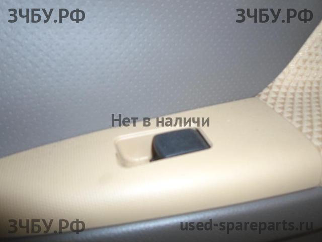 Nissan Note 1 (E11) Кнопка стеклоподъемника