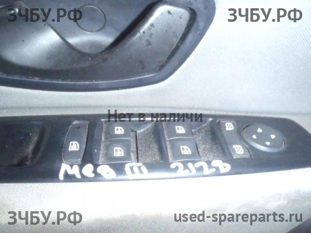Renault Megane 3 Кнопка стеклоподъемника передняя левая (блок)