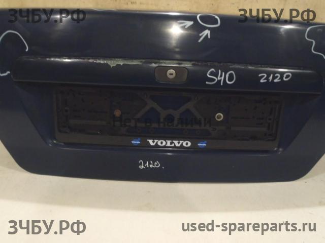 Volvo S40 (1) Накладка на крышку багажника