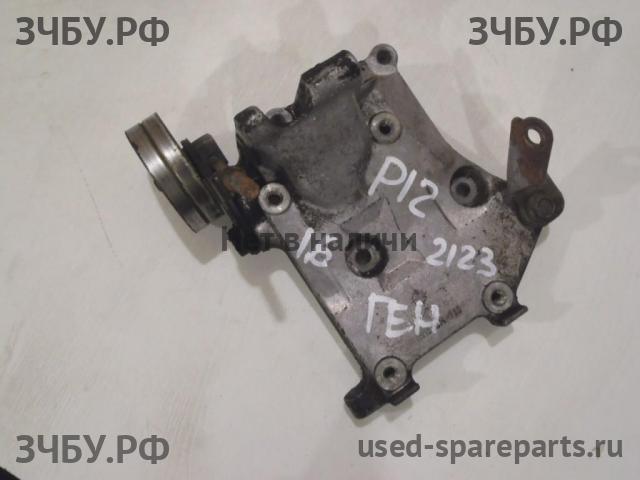 Nissan Primera P12 Кронштейн генератора