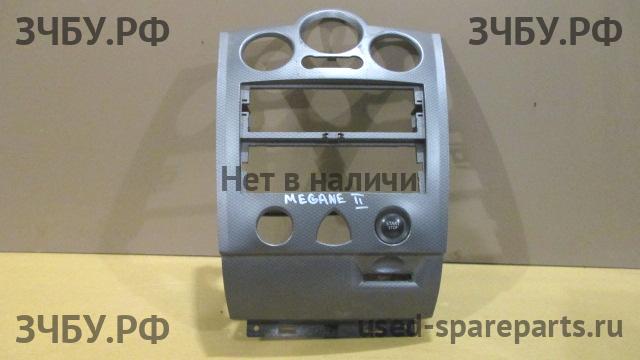 Renault Megane 2 Накладка декоративная на торпедо