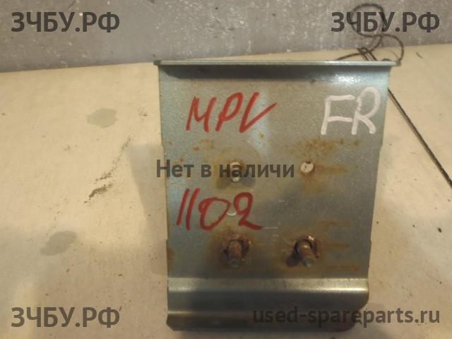 Mazda MPV 2 [LW] Кронштейн бампера передний