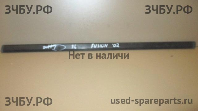 Ford Fusion Накладка стекла