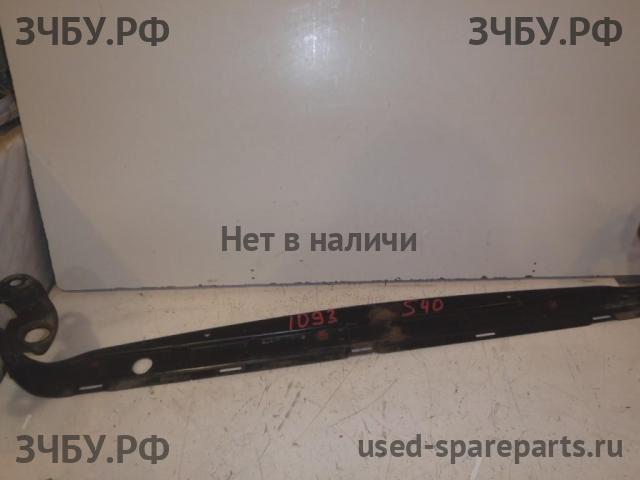 Volvo S40 (3) Балка подрадиаторная