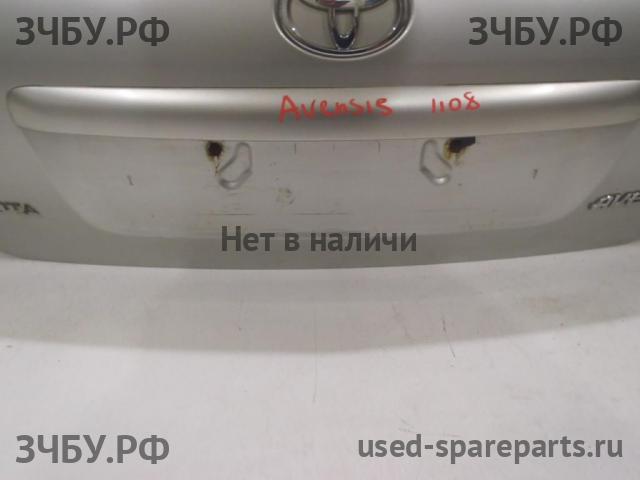 Toyota Avensis 2 Накладка на крышку багажника