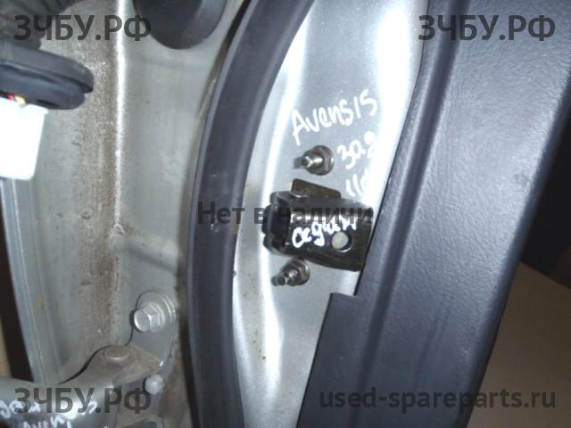 Toyota Avensis 2 Ограничитель двери