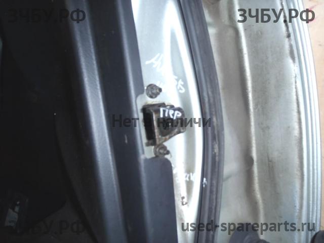 Toyota Avensis 2 Ограничитель двери