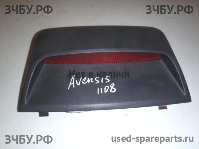 Toyota Avensis 2 Фонарь задний в бампер левый