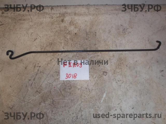 Ford Focus 2 (рестайлинг) Держатель капота (Упор капота)
