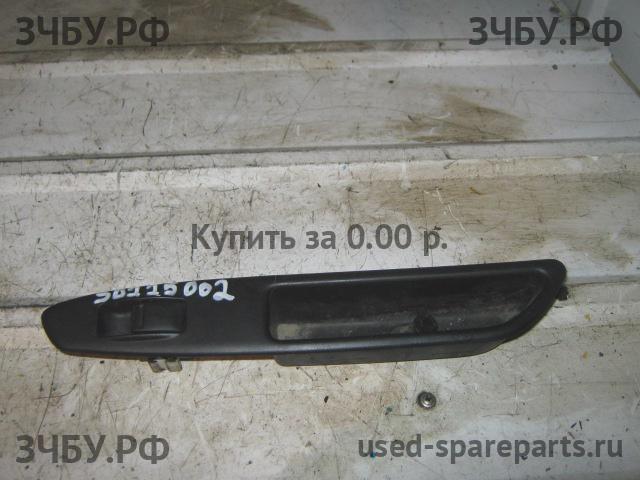 Subaru Forester 2 (S11) Кнопка стеклоподъемника задняя правая