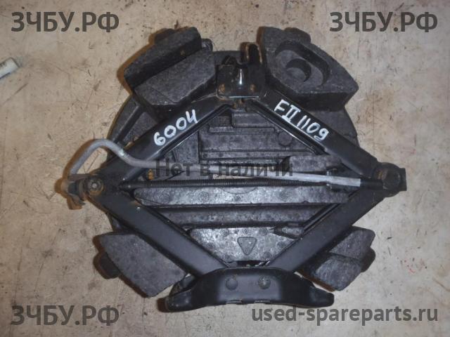 Ford Focus 2 (рестайлинг) Домкрат