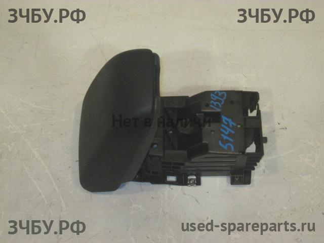Ford Focus 2 Консоль между сиденьями (Подлокотник)