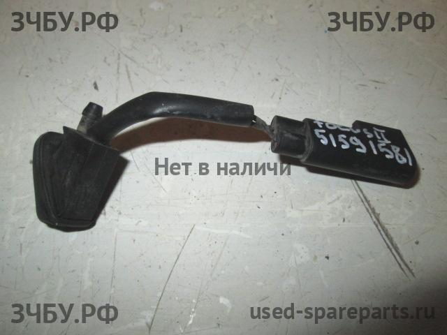 Ford Focus 2 Форсунка омывателя лобового стекла