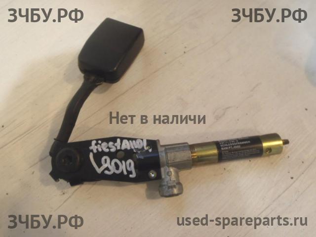 Ford Fiesta 4 Ответная часть ремня безопасности